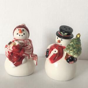 Harry and David Salt and Pepper Shakers 2004 Christmas Snowmen NEW